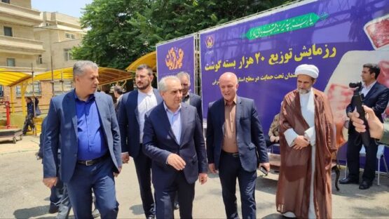 بازدید نماینده ولی فقیه در آذربایجان شرقی و استاندار از روند ذبح و توزیع نذورات قربانی