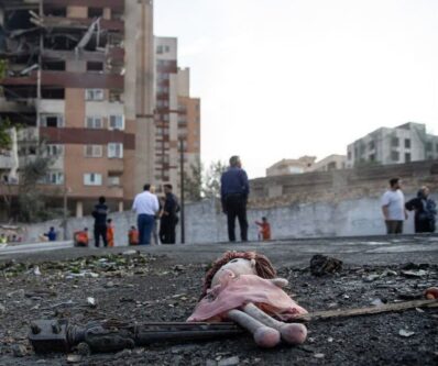 از «کاپشن‌ صورتی با گوشواره قلبی» تا خواب ابدی در «تخت‌خواب صورتی»/ این بی‌رحمی‌ها را فراموش نمی‌کنیم 