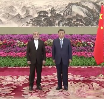 رحمانی فضلی استوارنامهاش را به رئیسجمهور چین تسلیم کرد