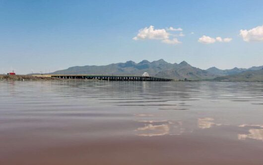کاهش ۳۳ سانتی متری تراز سطح آب دریاچه ارومیه