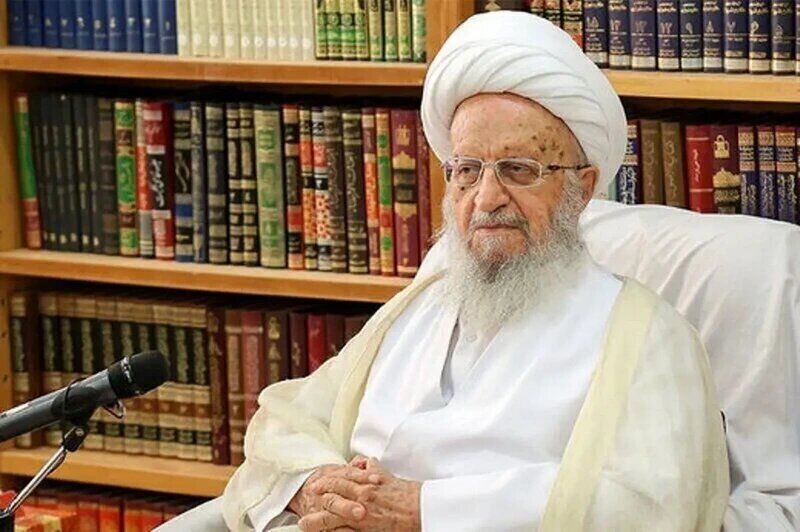 آیت الله مکارم شیرازی: حوزه و مراجع هیچ‌گاه وابسته به دولت‌ها نبوده‌اند