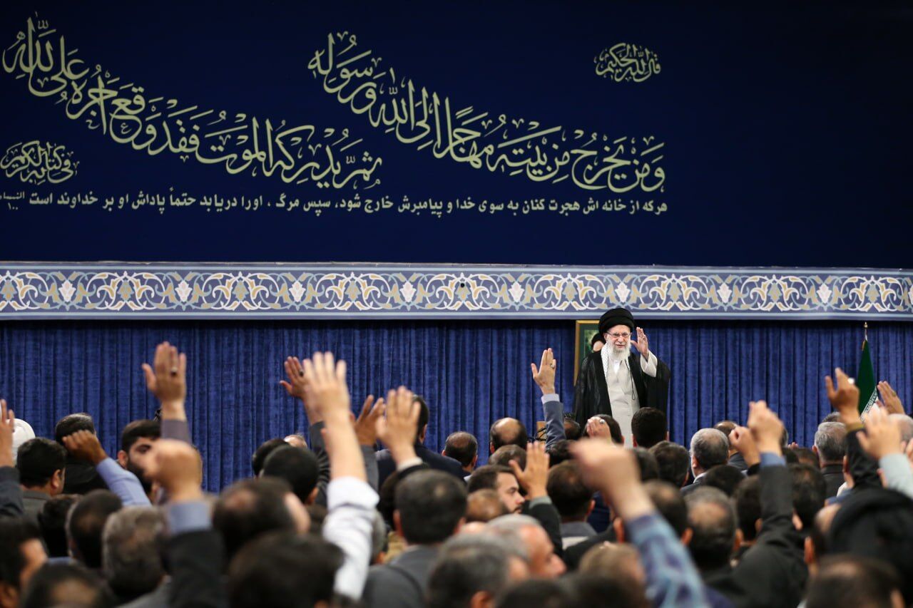 آغاز مراسم اولین سالگرد شهدای خدمت با حضور حضرت آیت الله خامنه‌ای