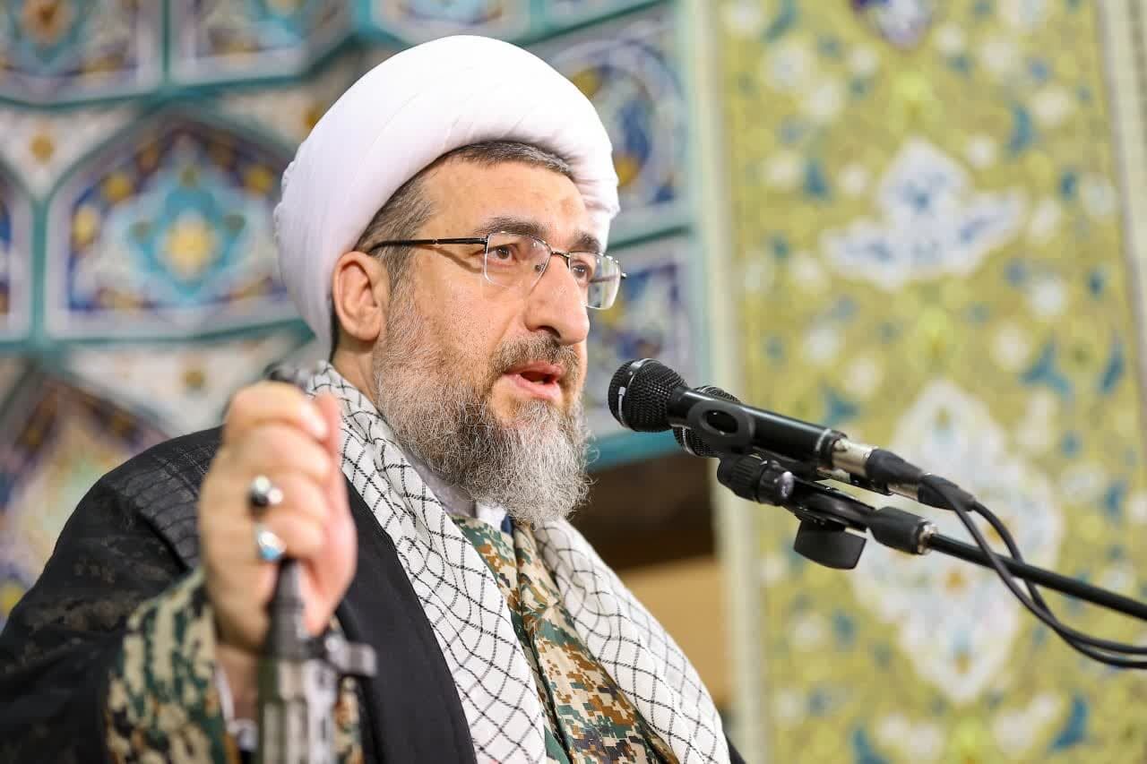 امام جمعه تبریز: دشمن در رسیدن به اهدافش ناکام ماند/ دست بر ماشه آماده فرمان رهبریم