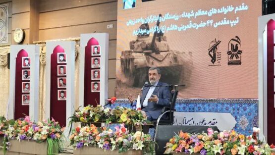 محسن رضایی: ایران در حال عبور از گردنهای حساس است