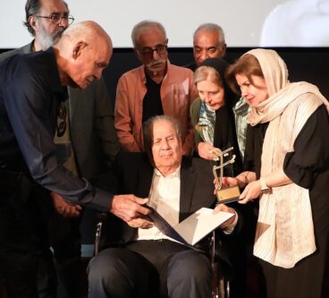 اولین نشان سپاس موزه سینما به بیژن محتشم، گریمور پیشکسوت اهدا شد