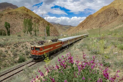 افزایش ۲۰ درصدی جابجایی مسافر در راهآهن منطقه آذربایجان