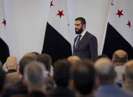 نشنالاینترست: الجولانی برای حفظ حکومت خود تروریستها را جذب ارتش سوریه میکند