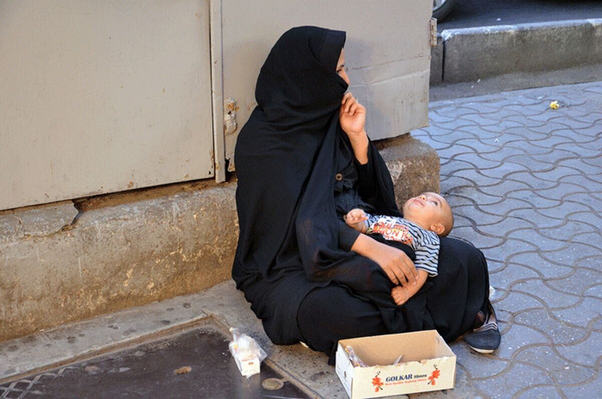 تکدی‌گری، دستانی از چهارراه تا خانه
