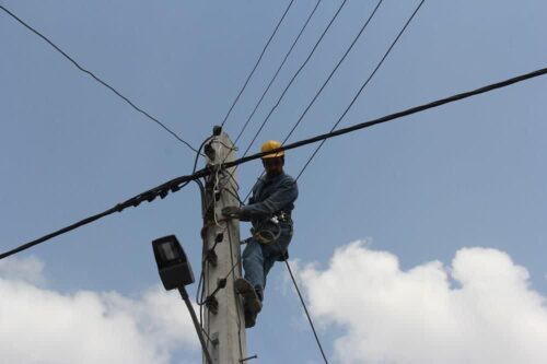 ۸۳۴ کیلومتر شبکه برق تبریز ایمن‌تر شد؛ گامی بلند برای خدمات مطمئن‌تر