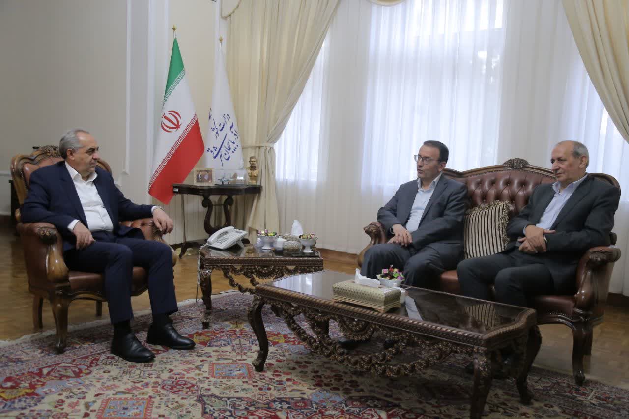 سرمست خواستار اختیارات ویژه به استان آذربایجان شرقی برای واردات نهاده‌های دامی شد