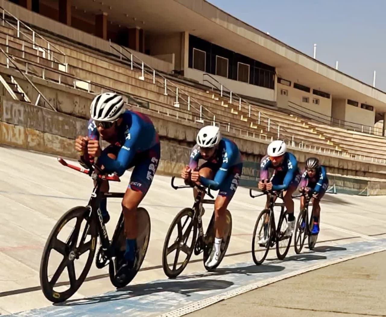 بازگشت دوباره تیم پتروشیمی تبریز به دوران طلایی در دومین مرحله لیگ پیست جوانان
