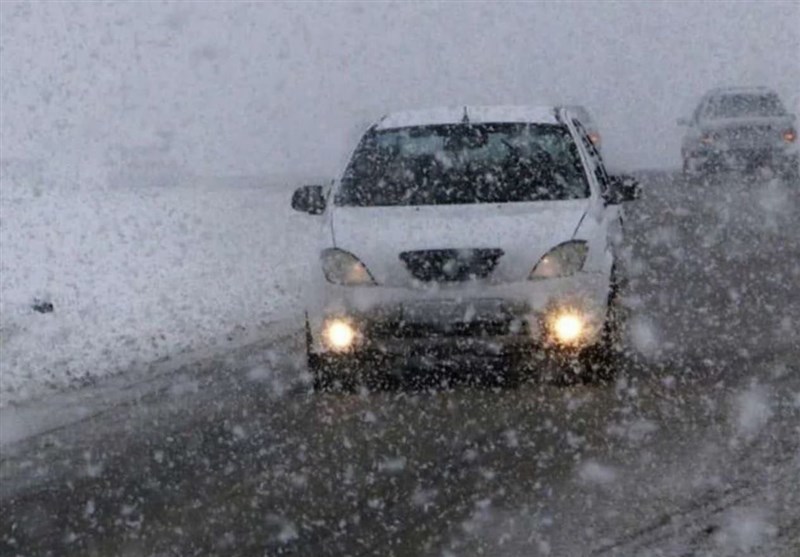 برف و کولاک در محورهای آذربایجان شرقی