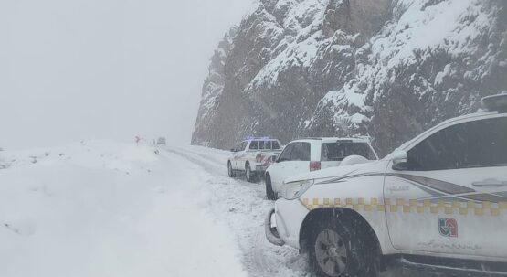 امداد رسانی به ۱۷۵ خودروی گرفتار در برف و کولاک در آذربایجان شرقی