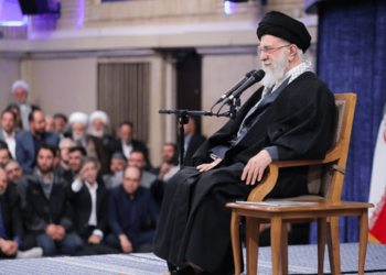 رهبر انقلاب: خطرناکتر از ناو آمریکایی، سلاحی است که میتواند آن را به قعر دریا بفرستد