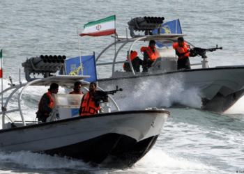 تاکتیک ویژه «زنبورهای سرخ» برای پذیرایی از ناوهای آمریکا